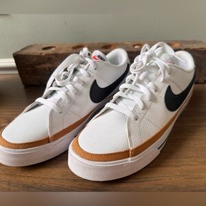 Nike Men's White Sneakers with Black and Tan Details